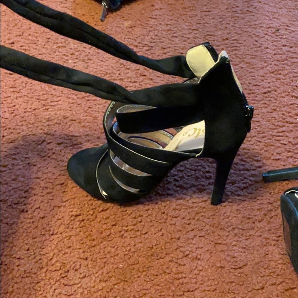 Heels - Picture 2 of 3